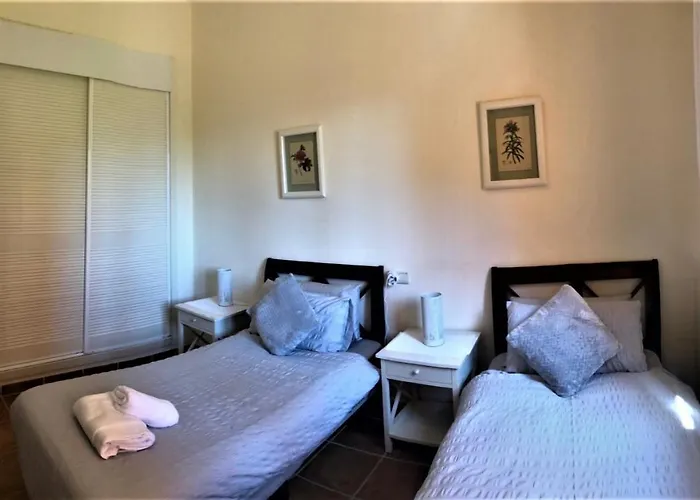 Off Line Deluxe 2 Bedroom Golf Puerto Banus Marbella 12 Minutes Away By G00giemaps 公寓 埃斯特波纳