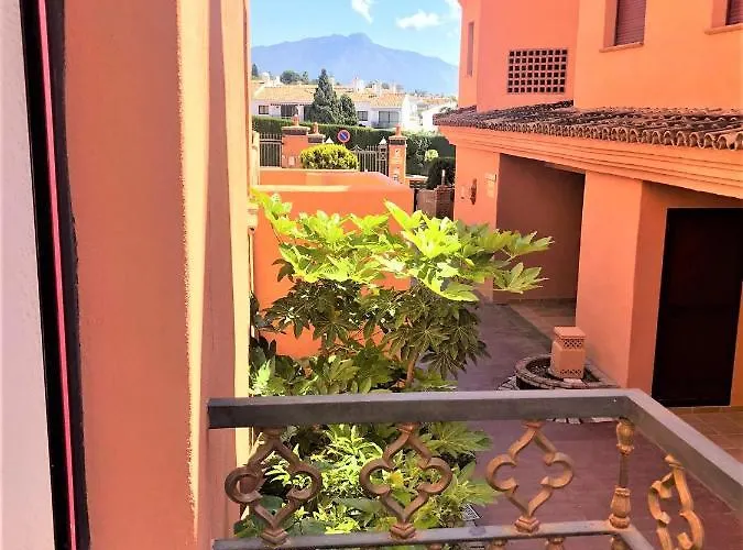 Off Line Deluxe 2 Bedroom Golf Puerto Banus Marbella 12 Minutes Away By G00giemaps * 埃斯特波纳