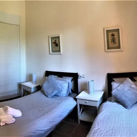 Off Line Deluxe 2 Bedroom Golf Puerto Banus Marbella 12 Minutes Away By G00giemaps Apartment Estepona