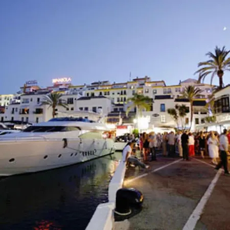 Off Line Deluxe 2 Bedroom Golf Puerto Banus Marbella 12 Minutes Away By G00giemaps Apartment Estepona