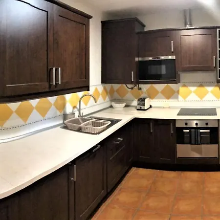 2 Bedroom Near Puerto Banus Marbella Just 12 Minutes Away By G00giemaps Appartamento Estepona