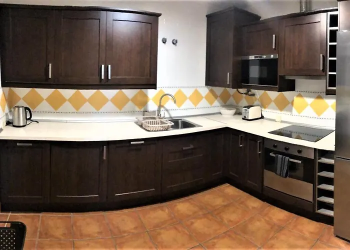 Off Line Deluxe 2 Bedroom Golf Puerto Banus Marbella 12 Minutes Away By G00giemaps Lägenhet