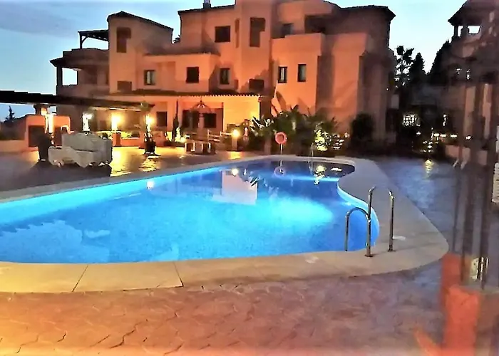 Off Line Deluxe 2 Bedroom Golf Puerto Banus Marbella 12 Minutes Away By G00giemaps Estepona