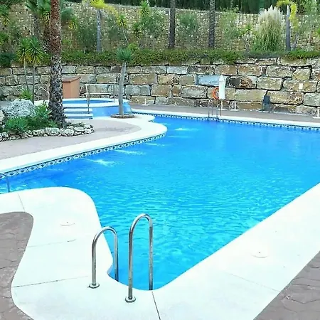 아파트 Off Line Deluxe 2 Bedroom Golf Puerto Banus Marbella 12 Minutes Away By G00giemaps *